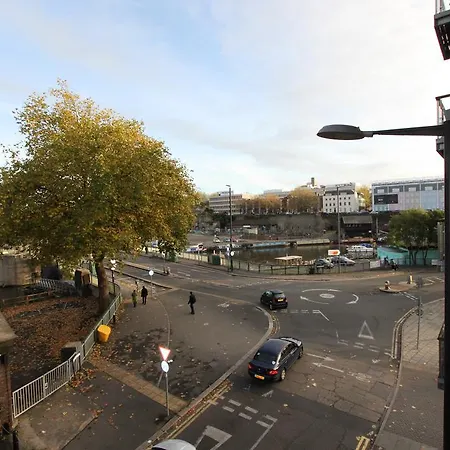 Queen Square *